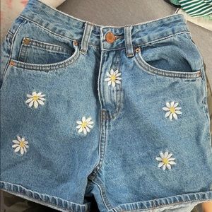 Daisy shorts